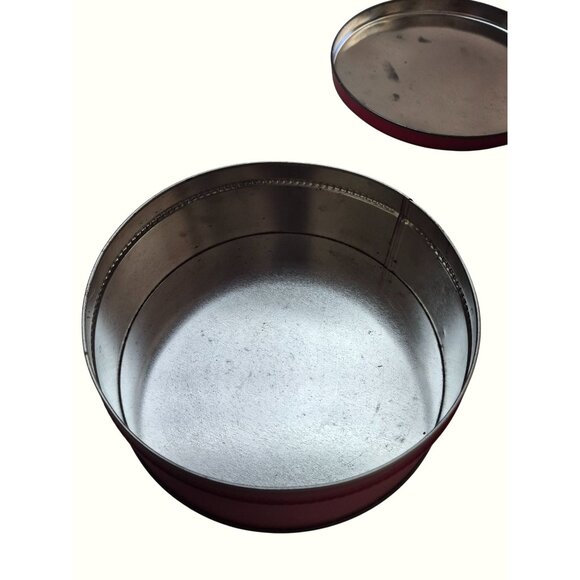 Vintage Round Red Tin Box With Winter Village Scene Lid Metal Storage Container - Picture 6 of 7